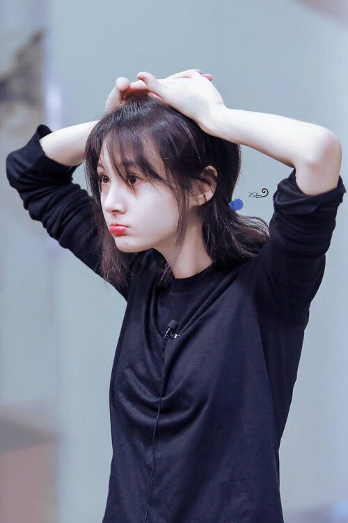 fb体育官网网页版-“马科斯·梅特罗的速度与力量，成为阿根廷美洲狮队防守的坚实保障”