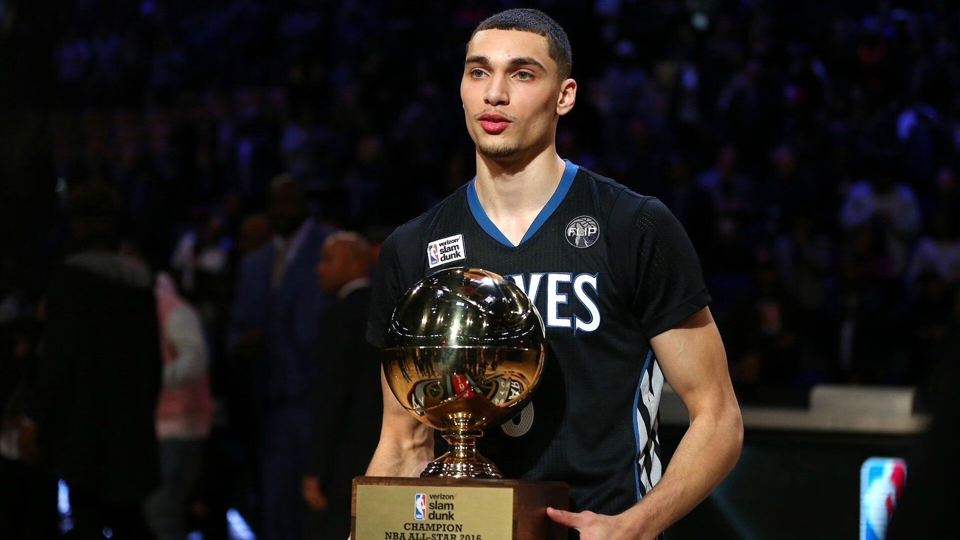 史上最“燃”瞬间：投篮、扣篮、盖帽，点燃全场的精彩表现，投篮扣球